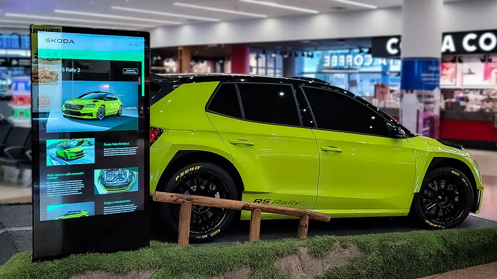 Outdoorový interaktivní kiosek s certifikací IK10 a IP65 pro venkovní použití