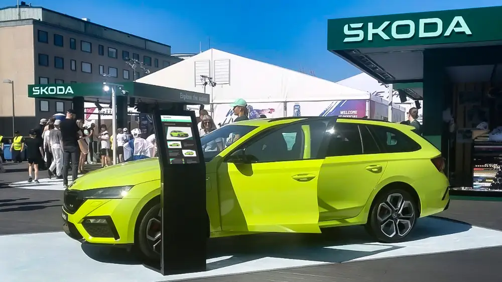 Škoda Auto — interaktivní kiosek na Letišti Václava Havla